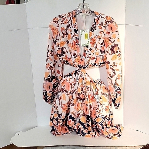 CHELSEA & VIOLET Floral Print Mini Dress Cutout Long Sleeve Party Cocktail Dress - Picture 2 of 9